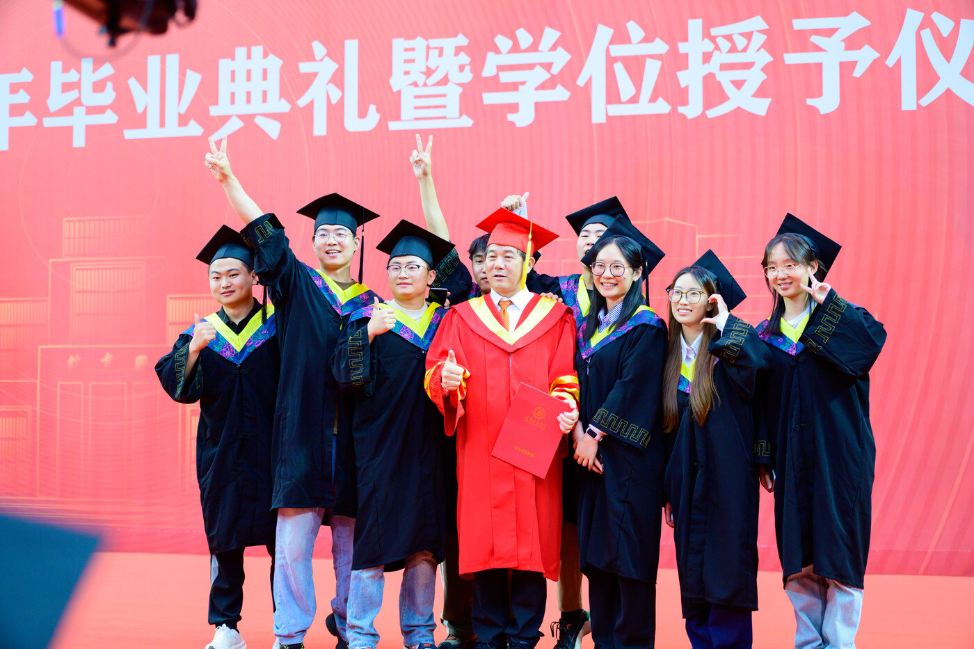 2186d115-3731-4d6c-af1f-f2eba0995493.jpg