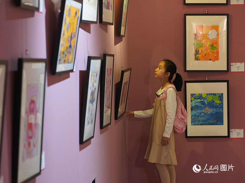 5月29日,在六一儿童节到来之际,长春市举办《新时代 绘征程》少儿书画展,培养和提高少年儿童对书画艺术的兴趣和审美能力。人民网记者 李洋摄摄。